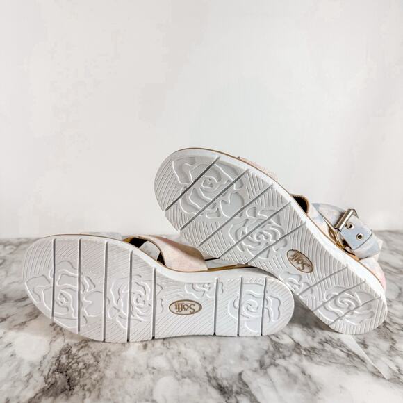 Sofft Mirabelle Sandal Womens Size 9 Low Wedge Suede White Pastel Strappy Comfy - Picture 2 of 10